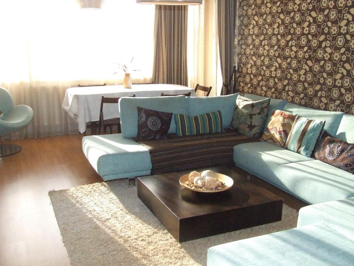 Family Retreat Politehnica Park Apartment บูคาเรสต์ ภายนอก รูปภาพ