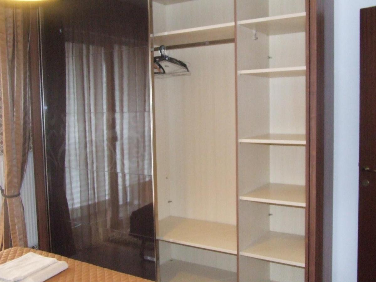 Family Retreat Politehnica Park Apartment บูคาเรสต์ ภายนอก รูปภาพ