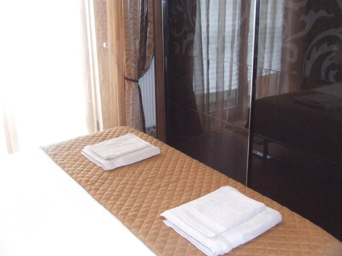 Family Retreat Politehnica Park Apartment บูคาเรสต์ ภายนอก รูปภาพ