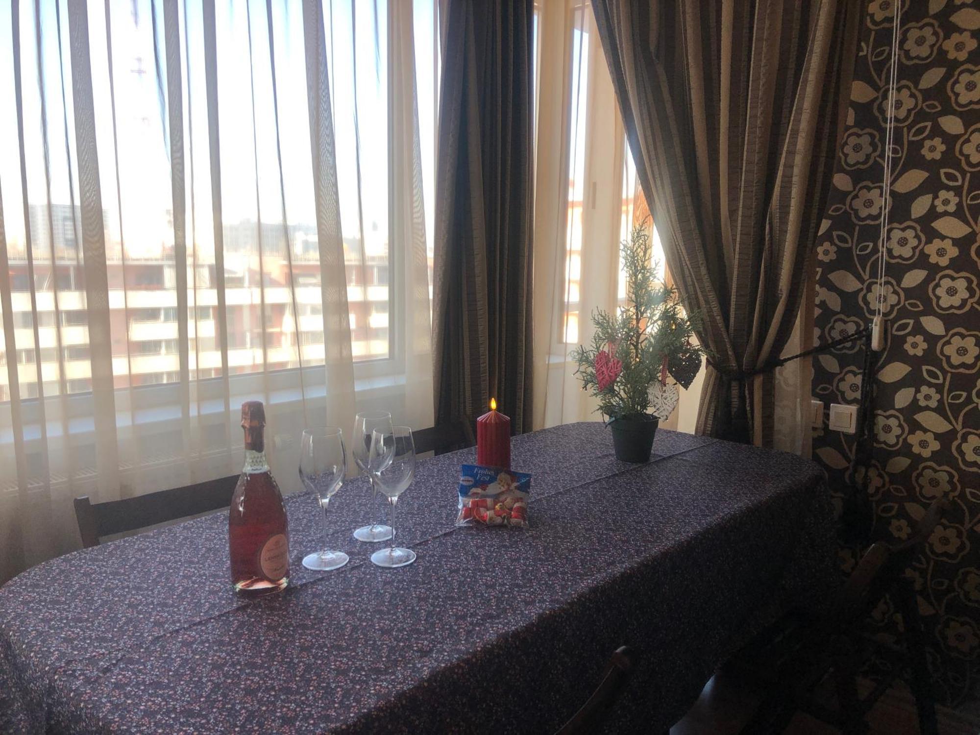 Family Retreat Politehnica Park Apartment บูคาเรสต์ ภายนอก รูปภาพ